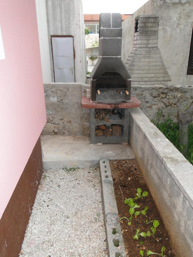 Suzi Apartmani Vir Kültér fotó