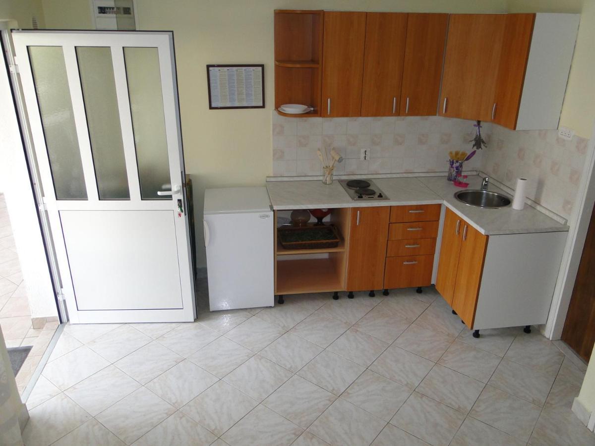 Suzi Apartmani Vir Kültér fotó